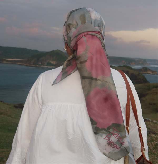 Lace in Bloom Rosie Scarves hover